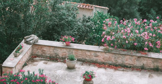 arredare angolo giardino