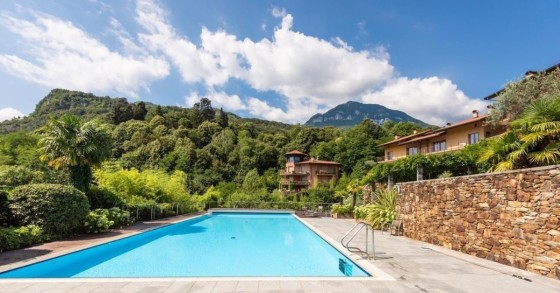 Properties with pools Italy