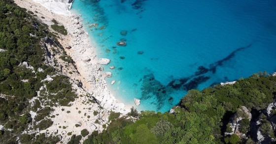 Un tratto della Costa Smeralda vista dall'alto 
