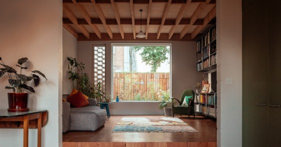 La Peckham House se encuentra en el barrio de Peckham, al sureste de Londres, y es un proyecto elaborado y construido por Tom Surman y Percy Weston.