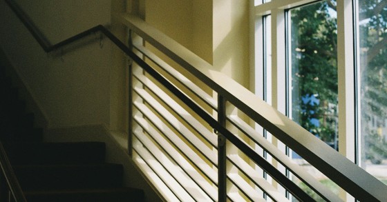 Apertura delle finestre sulle scale del condominio