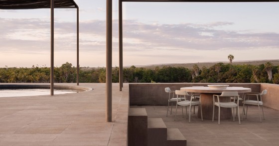 La marca Vipp se aventura al mundo de la restauración con este conjunto de casas de huéspedes diseñado por el estudio mexicano PPAA en Todos Santos.