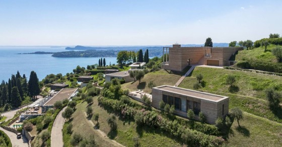 Modern villa in Italy