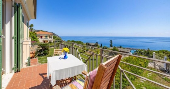 bilocale con terrazza a Ospedaletti