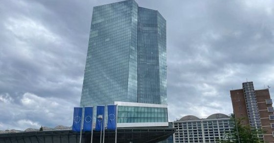 Bce: i rischi sull'inflazione e sulla crescita si sono intensificati