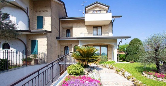 villette bifamiliari con giardino e garage