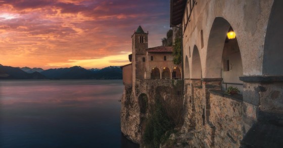 L’eremo sospeso sul Lago Maggiore: orari, costi e perché vale
