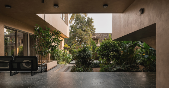 La Residenza Amaltash è una proprietà di 1115 metri quadrati situata a Navsari, nello stato del Gujarat