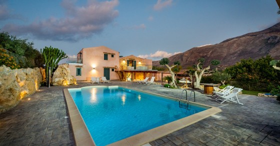 Masseria for rent in Località Belvedere