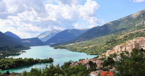 Abruzzo, il borgo dei cervi tra le case: guida a Villetta Barrea