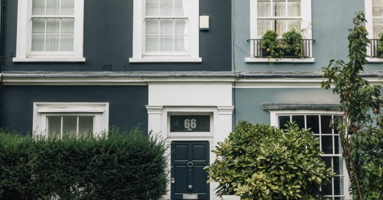 El nuevo Gobierno británico promete la mayor construcción de vivienda pública desde la posguerra