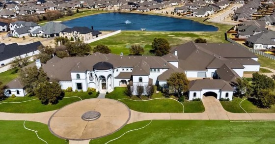 Questa mega-villa in Texas è stata venduta per 3,9 milioni di dollari