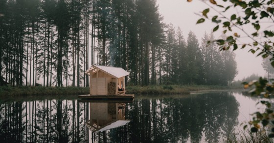 Gli studenti dell'Università norvegese di scienza e tecnologia di Trondheim hanno progettato Watercave, una sauna all'interno di un lago norvegese