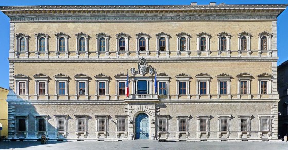 Comment fonctionne le réseau français en Italie ? Ambassade, Consulat et Institut français : quelles sont leurs missions ?