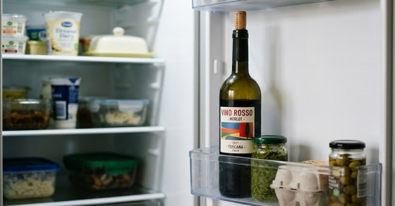 cosa succede se metti vino rosso aperto in frigo