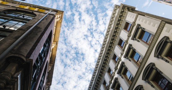 El gobierno británico protege los pubs ingleses e impulsa la construcción de vivienda social