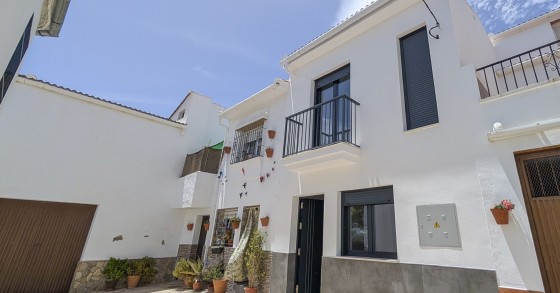 Se sortean dos viviendas en Cuevas del Becerro (Málaga) por 10 euros