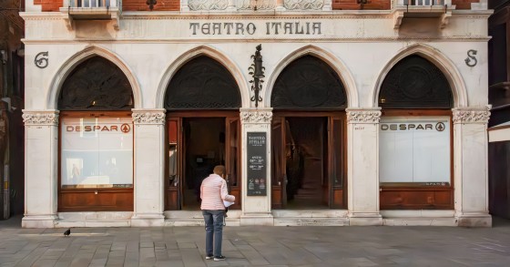 Venice supermarket inside a former theatre
