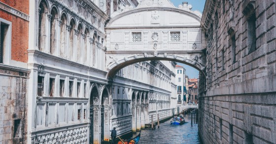 ponte dei sospiri perche si chiama cosi