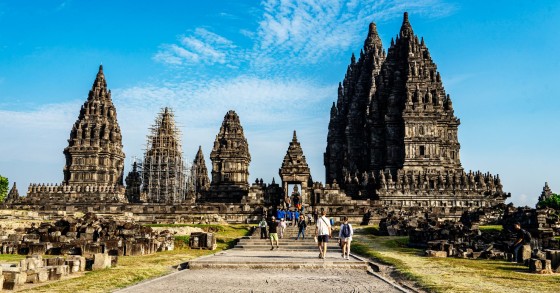 Prambanan, 240 templi sotto un vulcano attivo: come visitarla