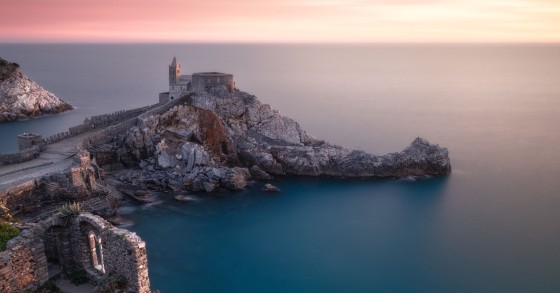 Portovenere non è nelle Cinque Terre (ed è la più scenografica)
