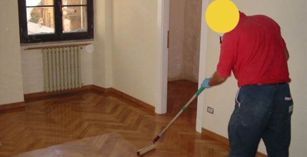 Mattonelle e parquet gratis ai vip