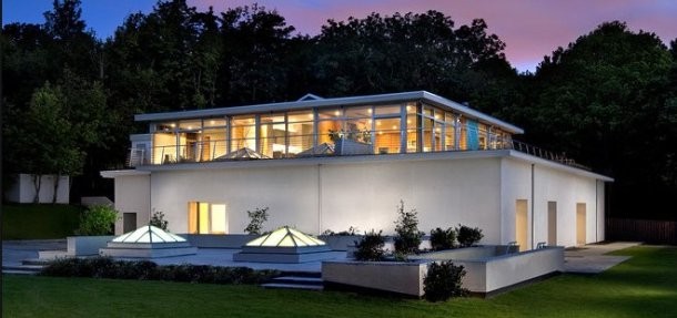 Famola strana: da bunker a casa di lusso (galleria)