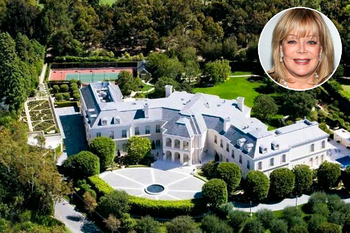 In vendita per 111 mln la casa del padre di Beverly Hills (galleria)