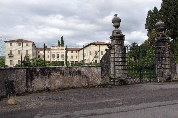 villa_10_672-458_resize