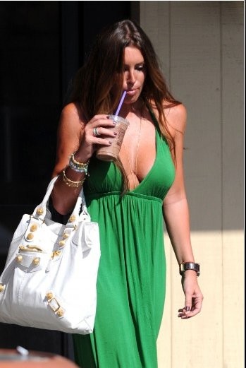 Per essere indipendenti i giovani italiani devono fare i salti mortali