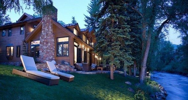 Case da sogno: in poltrona nei boschi in riva al fiume (colorado)