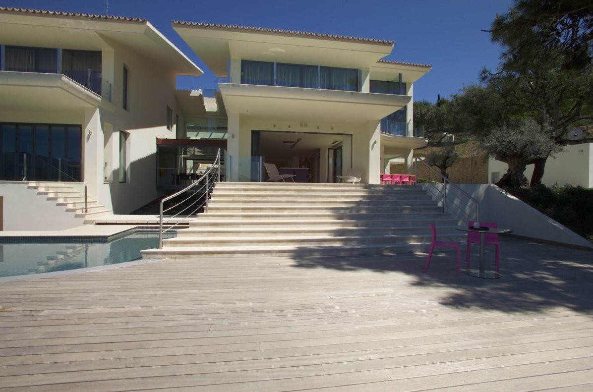 Troppi agenti immobiliari e poche compravendite?