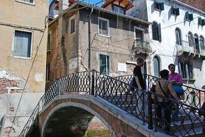 Speciale carnevale, a Venezia le case in maschera (galleria)
