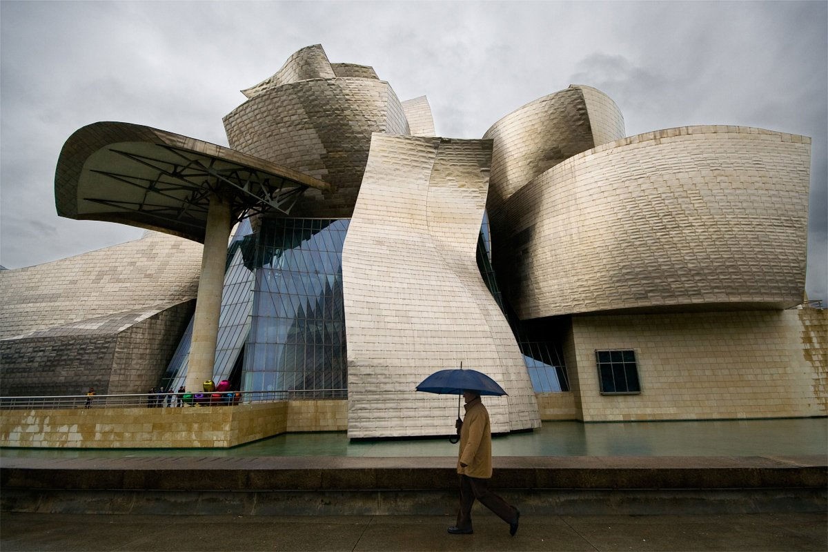 una veduta di bilbao, nei paesi baschi I 10 edifici piú belli del mondo (galleria)