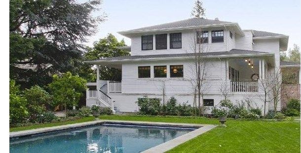 Facebook, marc zuckerberg è cresciuto e si è comprato la villa (foto)