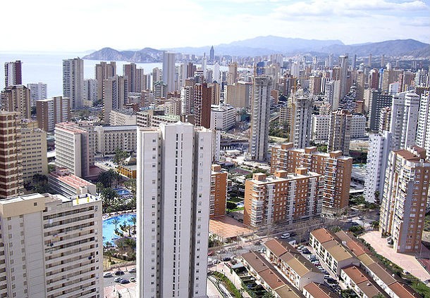 la località di benidor, nella costa del levante. foto di leumas_1974: flickr.com benidorm