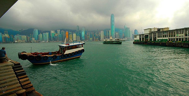 Come fa un governo a raffreddare una bolla immobiliare: il caso di hong kong