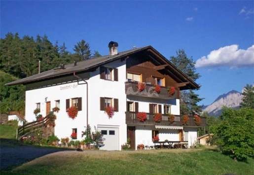 Casa del week end: a cavallo o in mountain bike tra la flora delle dolomiti (nova ponente)