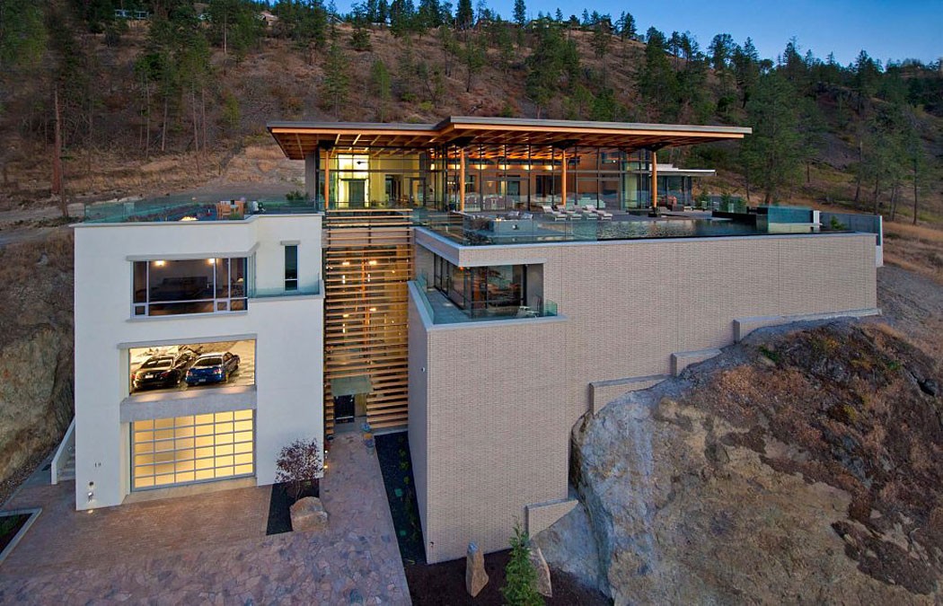 Kelowna-House-01