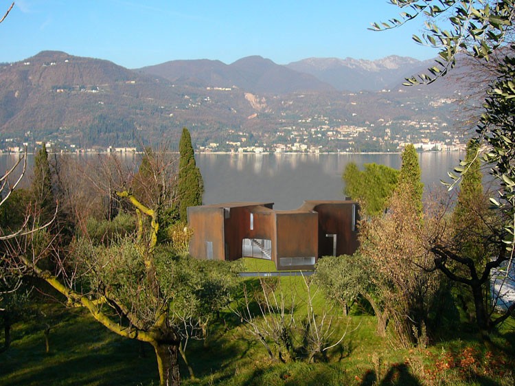 Case degli architetti: la villa sul lago di garda che cambia con le stagioni