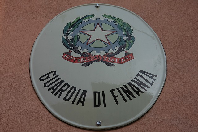 La finanza negli uffici di standard and poor's. Accusa di manipolazione del mercato