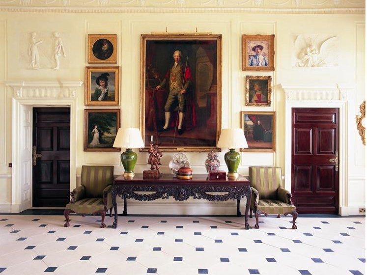 the-hallway-is-very-formal