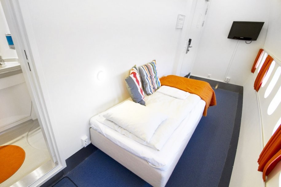this-one-looks-like-a-tight-squeeze-but-still-more-comfortable-than-an-economy-class-seat
