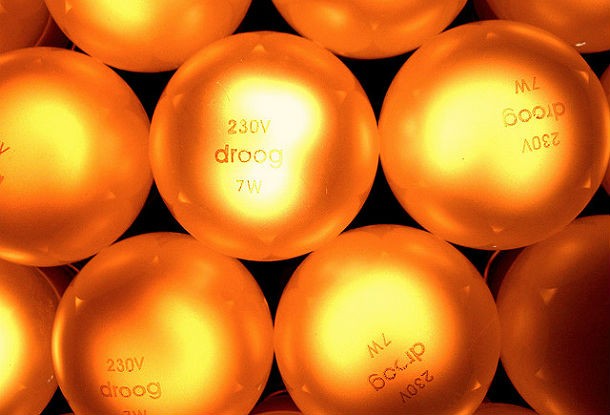 Luce e gas: aumenti all'orizzonte, come risparmiare in casa