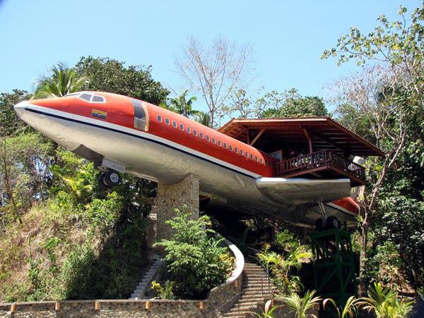 Hotel speciali: un boeing trasformato in suite nel mezzo della giungla (fotogallery)