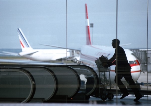 Voli low cost online: pochi semplici consigli per non lasciarsi ingannare e spendere meno 