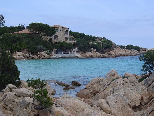 L'emiro del qatar sogna di valorizzare la costa smeralda