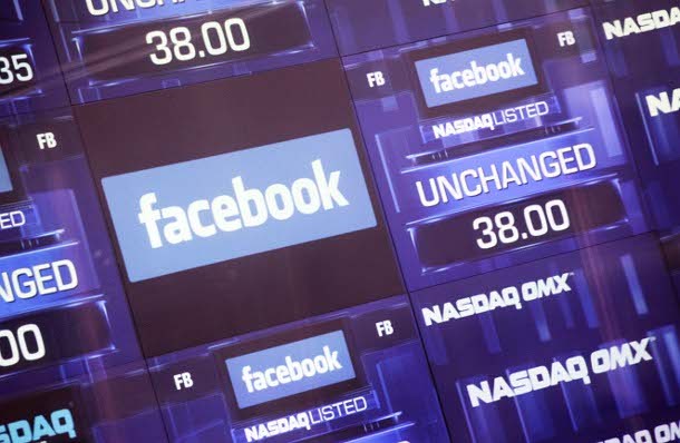 E alla fine fu un fallimento: facebook crolla in borsa e gli azionisti fanno causa a zuckerberg