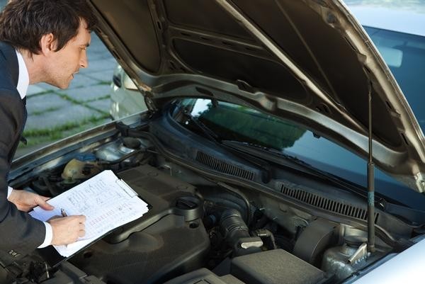 Modello e assicurazione auto si scelgono online