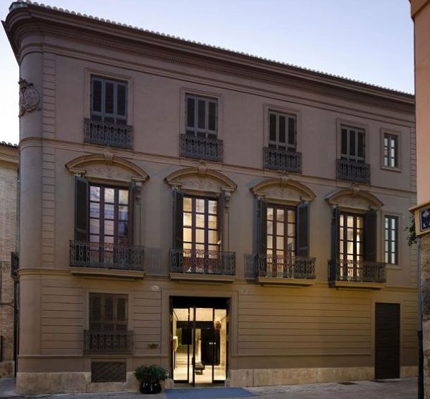 Caro-Hotel-01-800x800_0